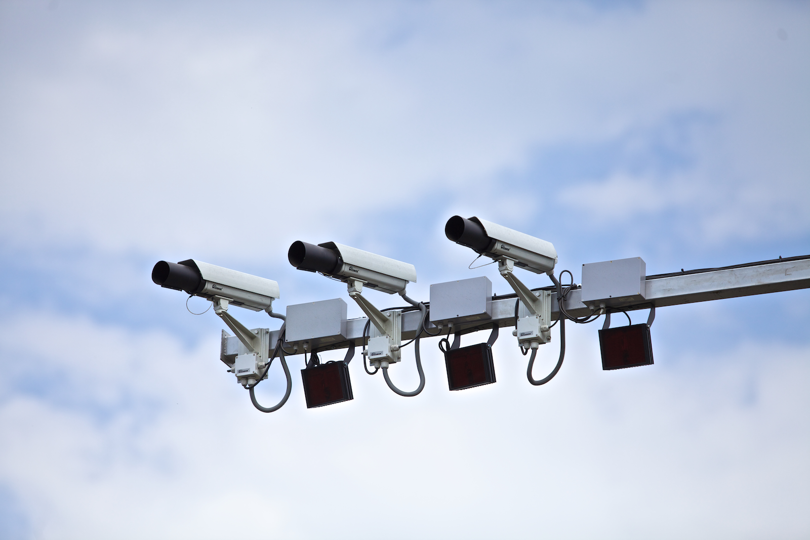 В городах будут установлены уникальные новые камеры для фиксации нарушений ПДД